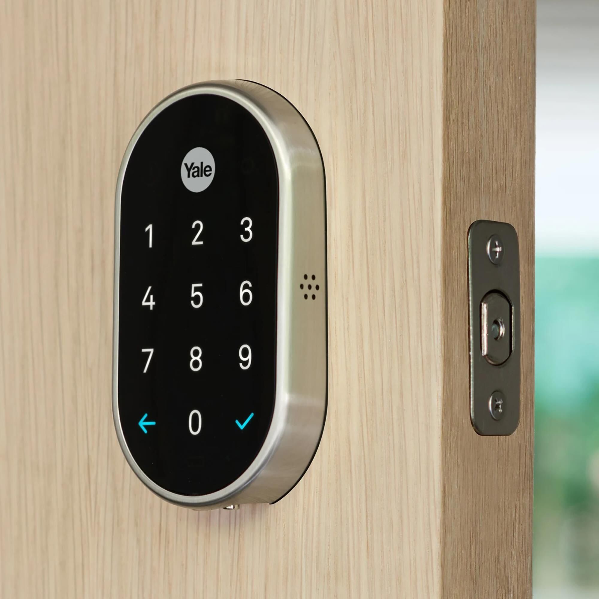 HP Nest Hub Max - Charcoal + Yale Lock Electronic Deadbolt in Satin Nickel, , large