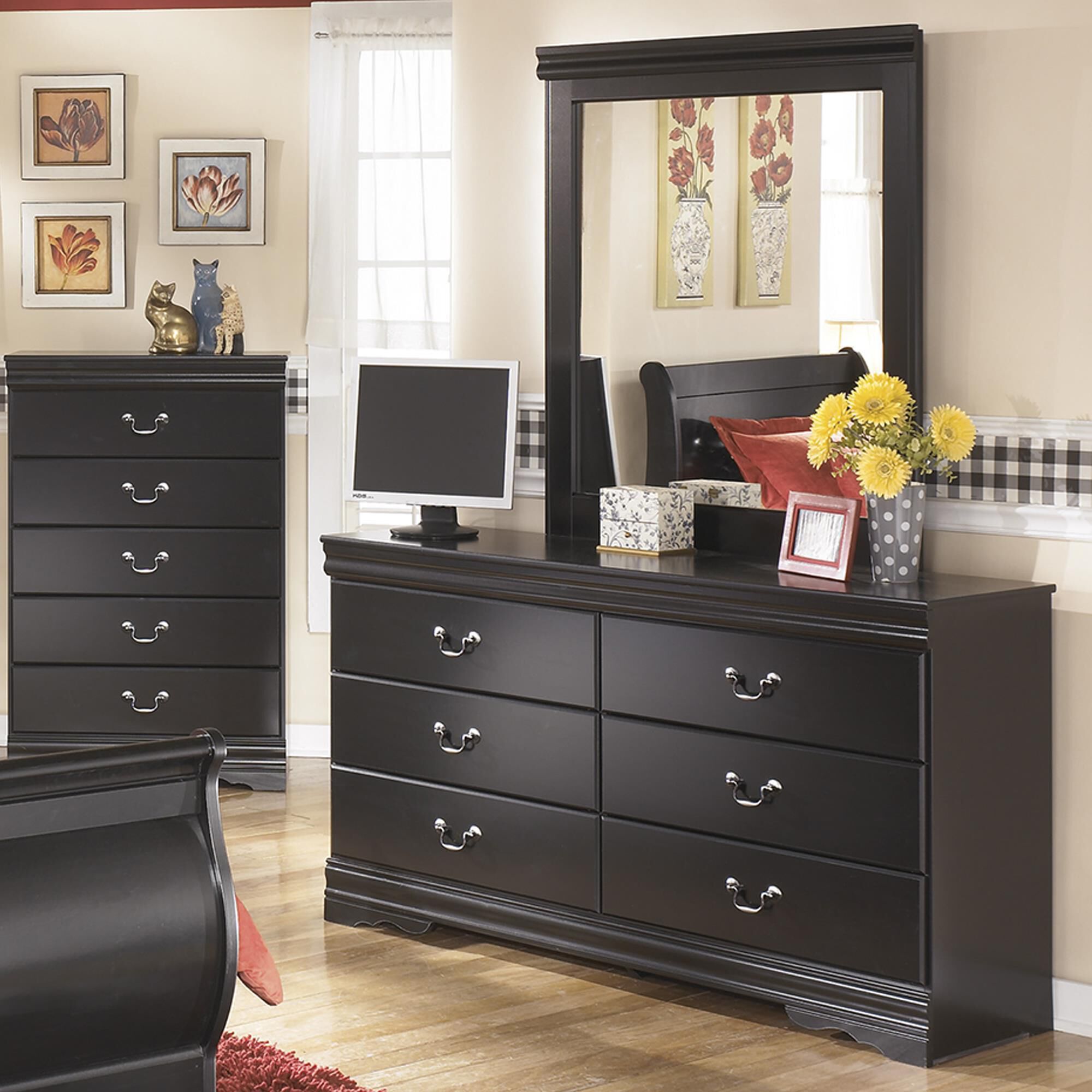 Signature Design by Ashley Huey Vineyard 6-Drawer Dresser and Mirror in Black, , large